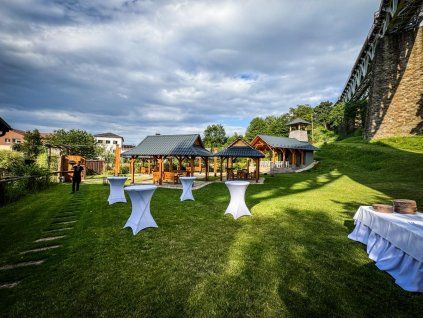 AKCE! Bistro stůl koktejlový 80 cm + ubrus ZDARMA